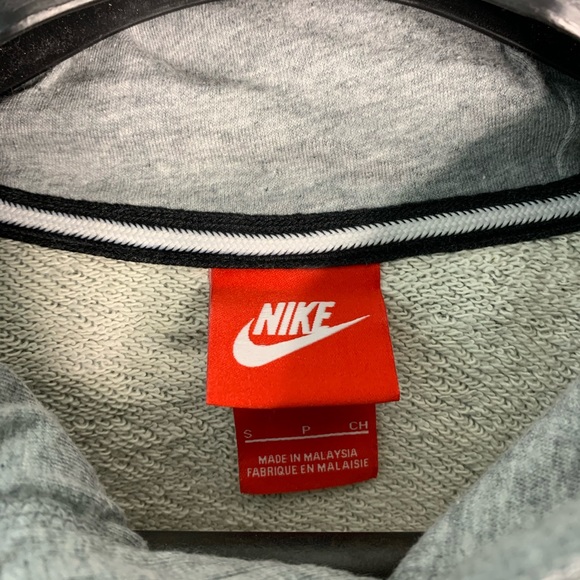 Men’s Nike Hoodie - Picture 4 of 4